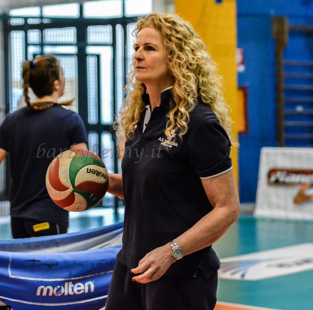 Daniela_Casalvieri_coach_riscaldamento_Real Caffè_Sabaudia_Polisportiva Cisterna'88_3_1_foto Bennani