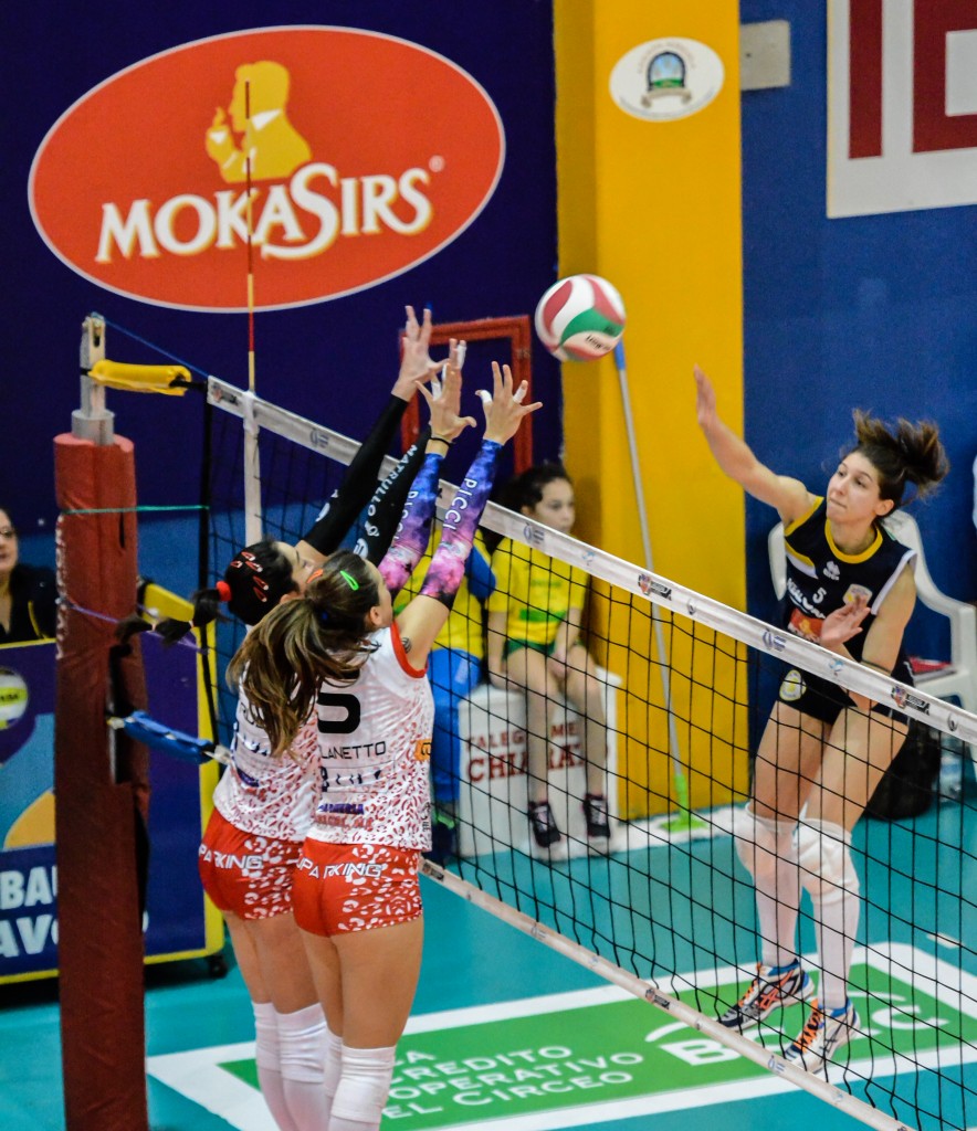 Lisa_Battaglini_attacco_Real Caffè_Sabaudia_Pallavolo Teatina_Chieti_3_2_foto Bennani